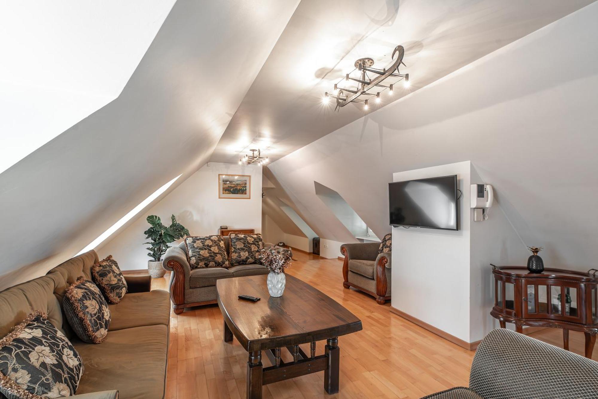 Airhome - Old Dominican Monastery *