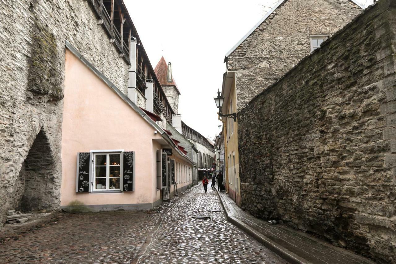 Airhome - Old Dominican Monastery